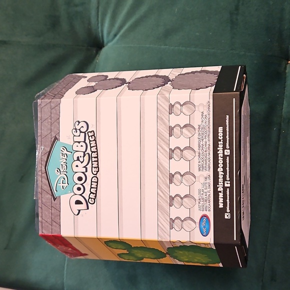 Disney Doorables Grand Entrance Classic Mickey Mouse Duo Figurine 5+ Red Black - Picture 8 of 12